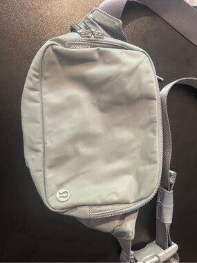 lululemon athletica light gray crossbody sling bag
